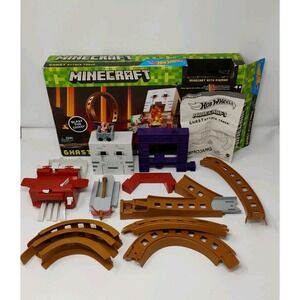 Minecraft Hot Wheels Ghast Attack Track Zombie Pigman & Cart COMPLETE in Box